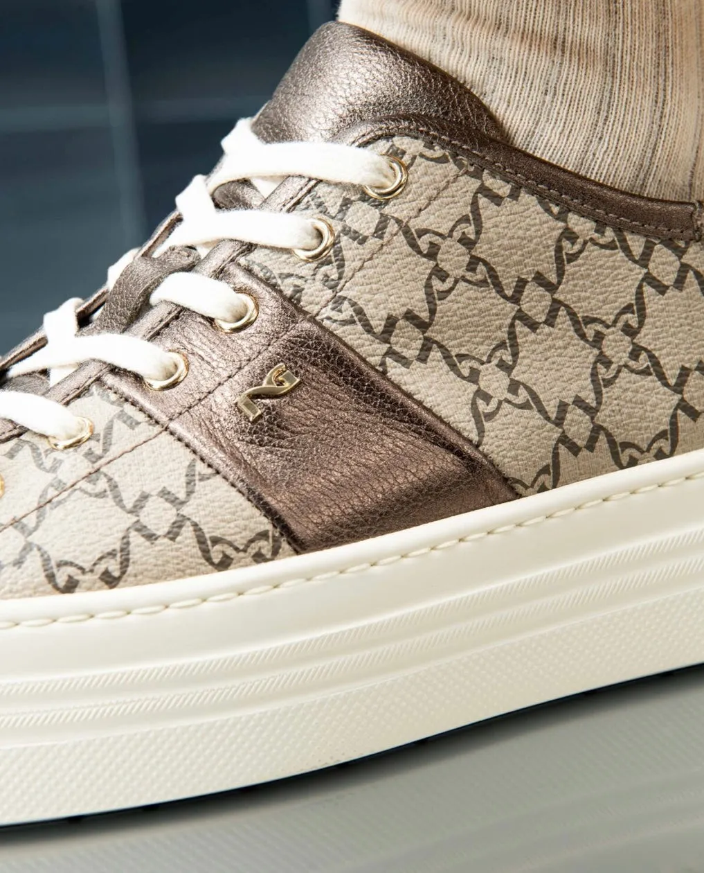 NeroGiardini bronze platform monogram sneaker